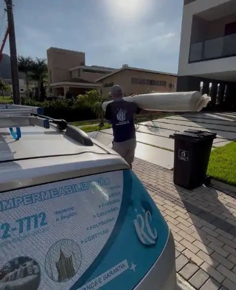 limpeza-de-sofa-e-tapetes-itapema