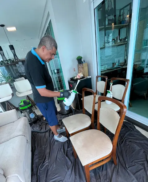 Higienização de Poltronas e Cadeiras - RC Higienização e Impermeabilização de Estofados